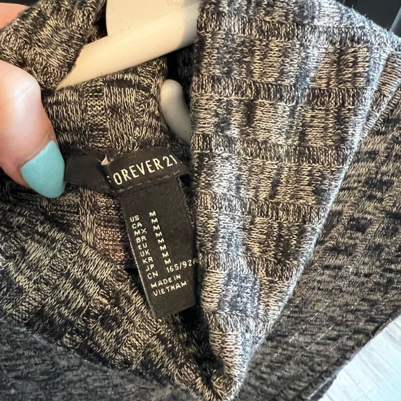 Sleeveless sweater dress - Picture 3 of 3